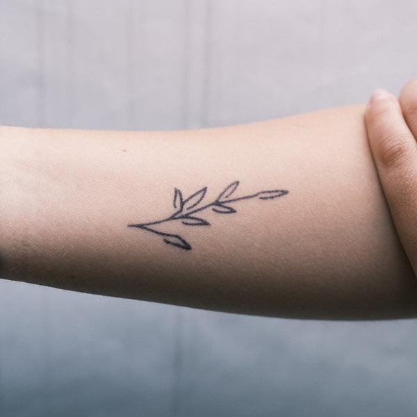 60 Beautiful Poppy Tattoo Designs and Meanings | TattooAdore | Poppies  tattoo, Small girl tattoos, Poppy tattoo small