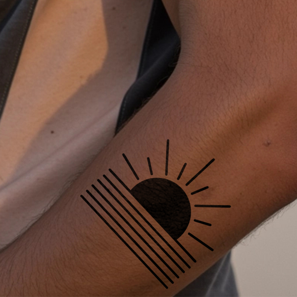 geometrischer Sonnenaufgang Tattoo