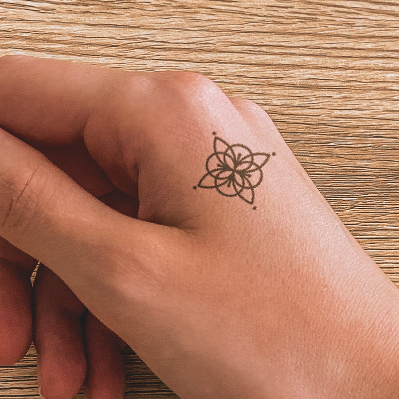 20 Sheets Black Mandala Temporary Tattoo, Rose Henna Flower Design Petal  Leaf Sketch Words Fake Tattoo Sticker for Cool Women Lady Girls, Body Art  on Back of hand Finger Arm Clavicle Waterproof :