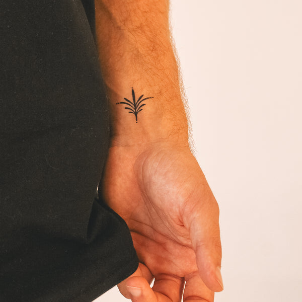 Bella Tattoo Emporio - Big Palm leaf by Sabrina Bialek Tattoo 🌿🖤 |  Facebook
